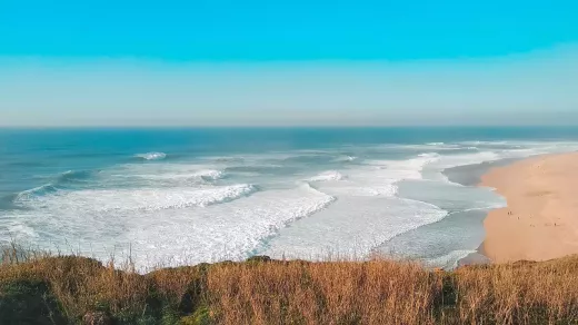 Magia da Nazaré Um paraíso para surfistas na costa de Portugal