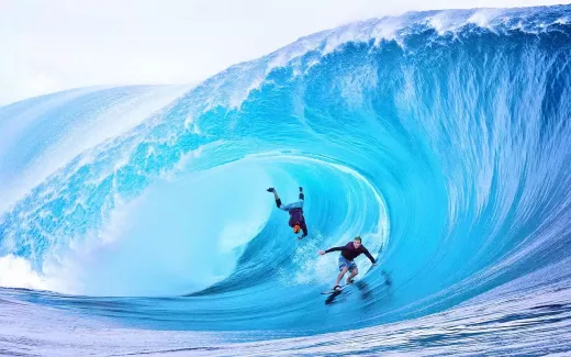 Os 10 melhores locais para surfar em ondas grandes ao redor do mundo